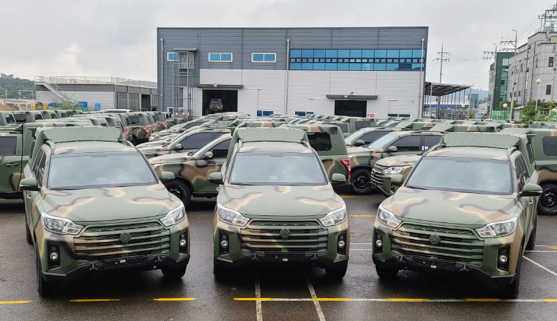 쌍용자동차의 ‘더 뉴 렉스턴 스포츠’가 각급 부대의 지휘차량으로 실전 배치돼 국군 작전능력 및 전투력 향상에 기여한다.